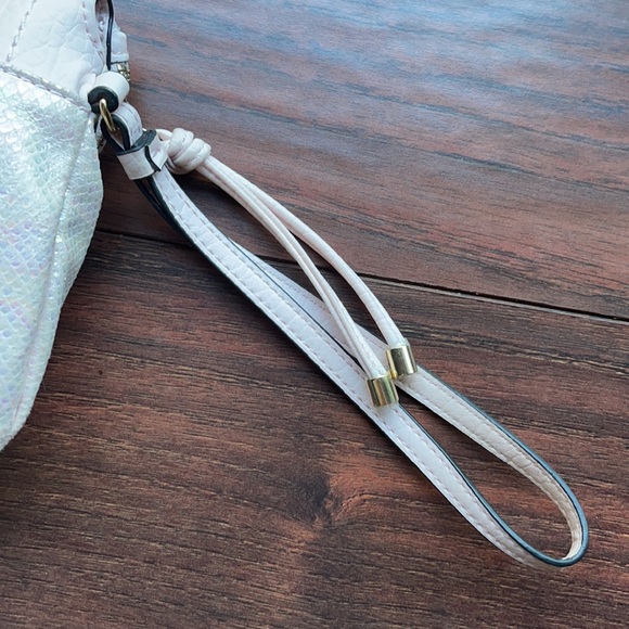 NWOT JUICY PINK IRIDESCENT WRISTLET - Picture 7 of 7